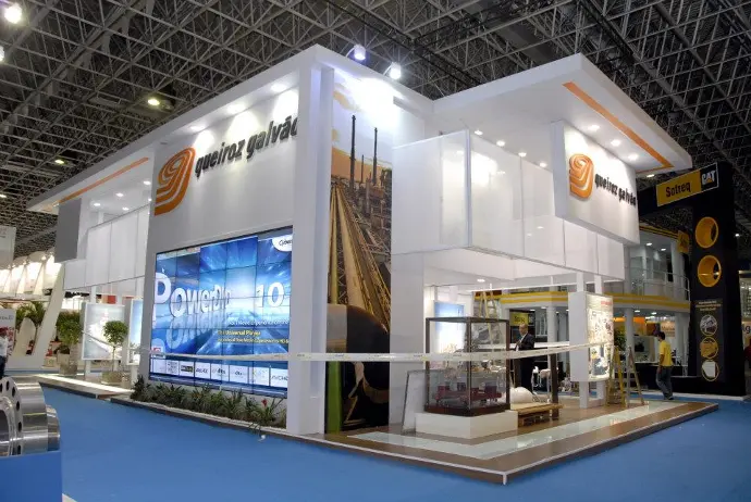 Stand com Mezanino — projeto executado pela DL Feiras e Eventos
