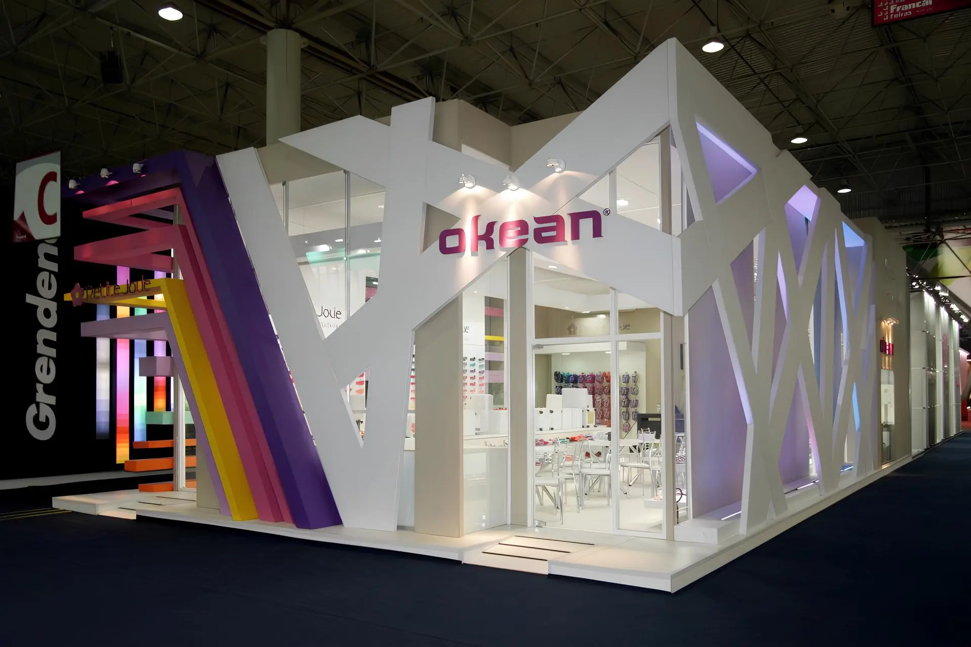 Stand personalizado montado pela DL Feiras e Eventos — projeto 2197