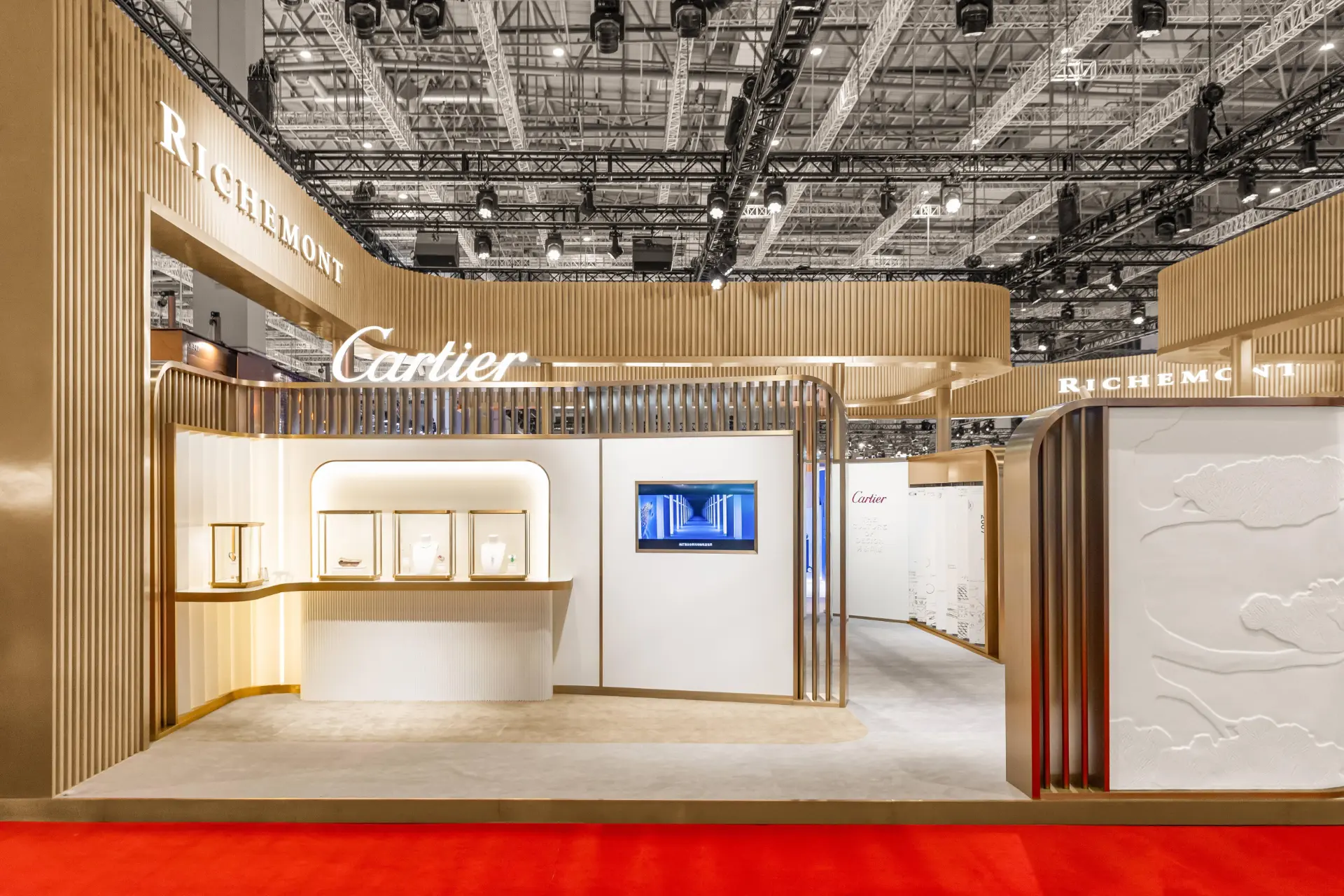 Stand premium projetado e montado pela DL Feiras e Eventos em pavilhão de feira