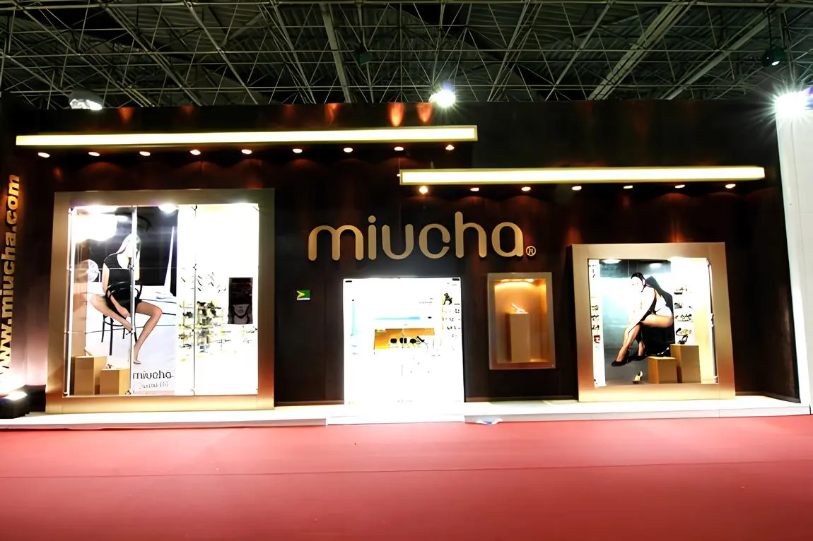Stand personalizado montado pela DL Feiras e Eventos — projeto 2172