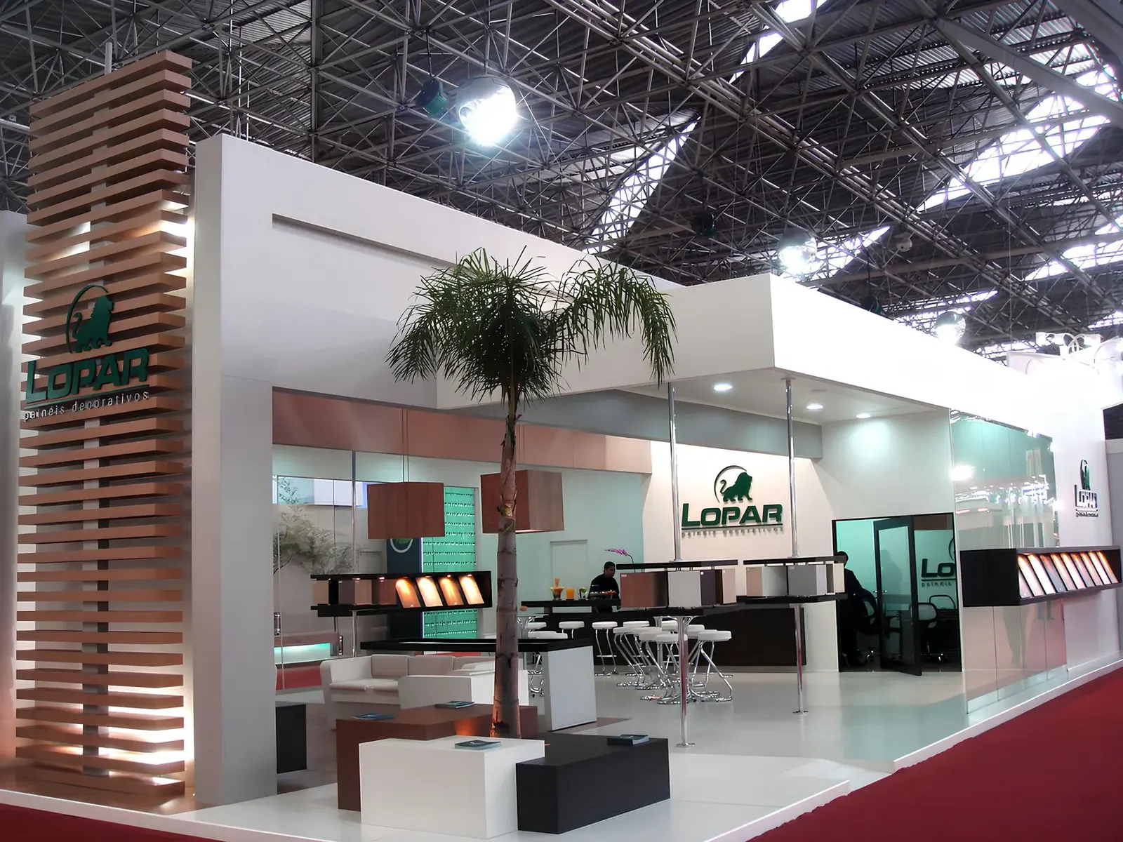 Stand personalizado montado pela DL Feiras e Eventos — projeto 2220