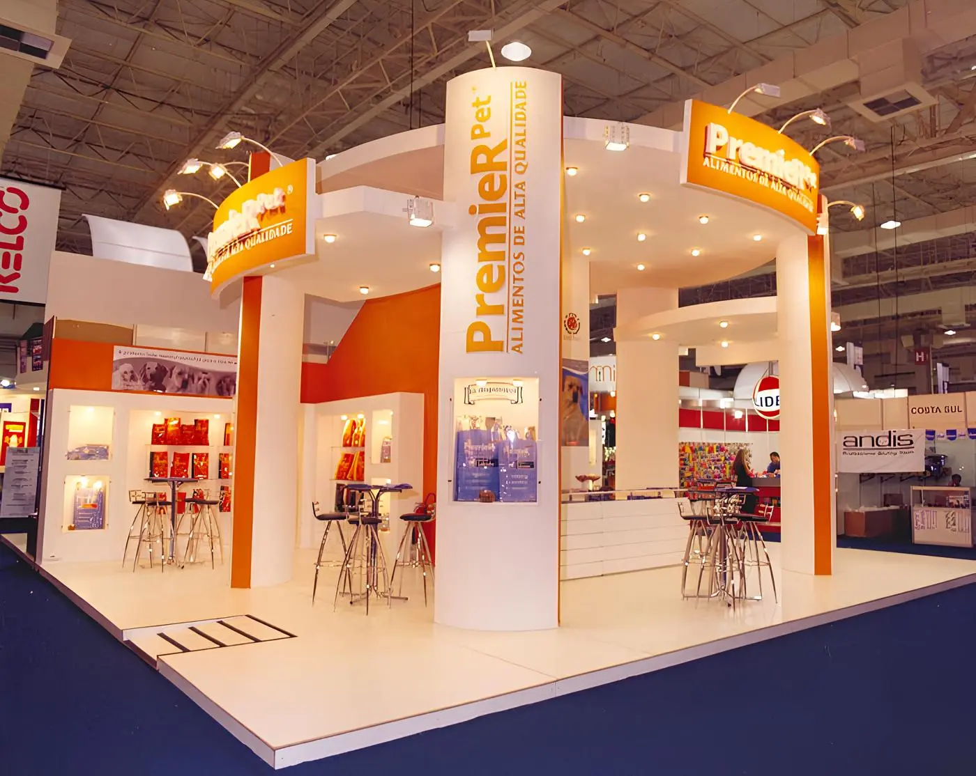 Stand personalizado montado pela DL Feiras e Eventos — projeto 2200